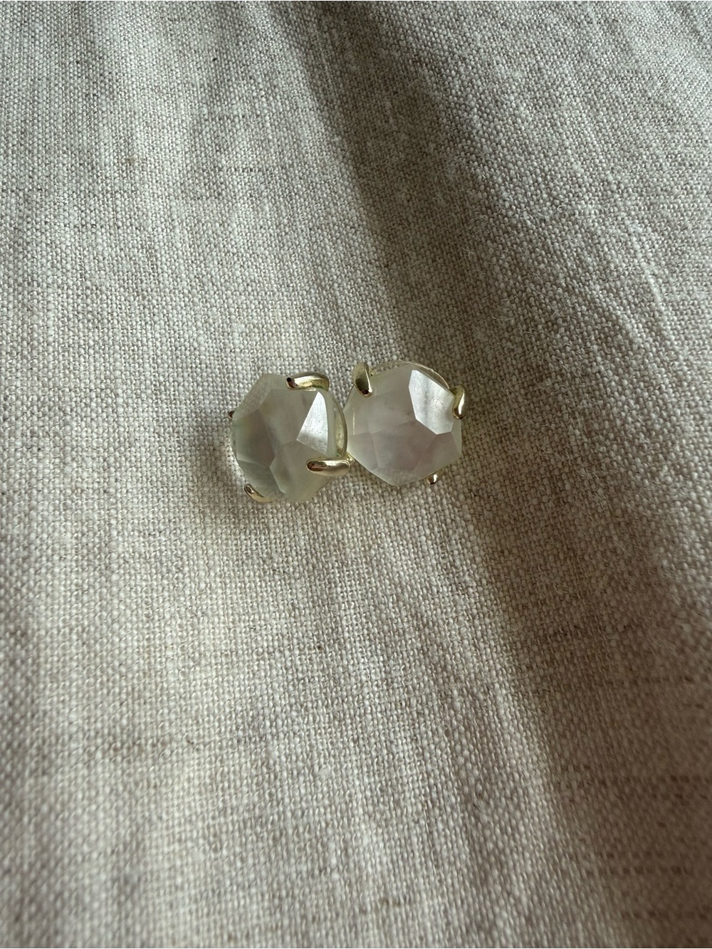 Gold-Setting Hexagon White Stone Stud Earrings